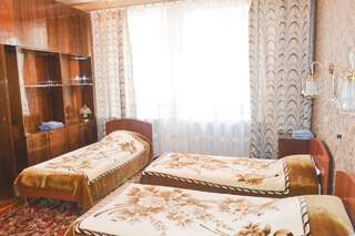 Отель Отель Жовтневый Днепр Кровать в общем 6-местном номере-5