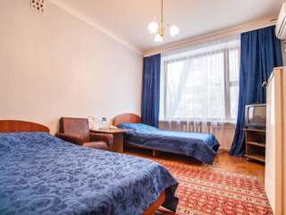 Отель Отель Жовтневый Днепр Стандартный двухместный номер с 2 отдельными кроватями-4